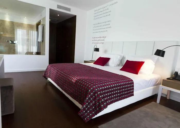 Obidos Hotels for Romantic Getaway near Obidos Village