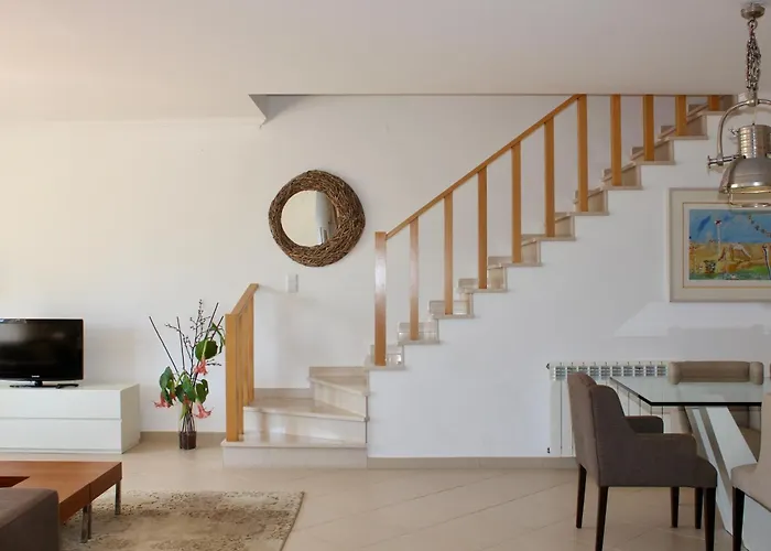 Stunning Townhouse T3 Villa Obidos