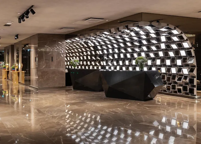 Nazare Hotels near Humberto Delgado Airport (LIS)